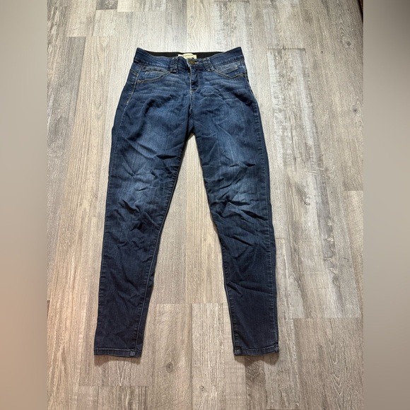 Democracy Blue Skinny Jeans with Stretch FitVintage denim casual